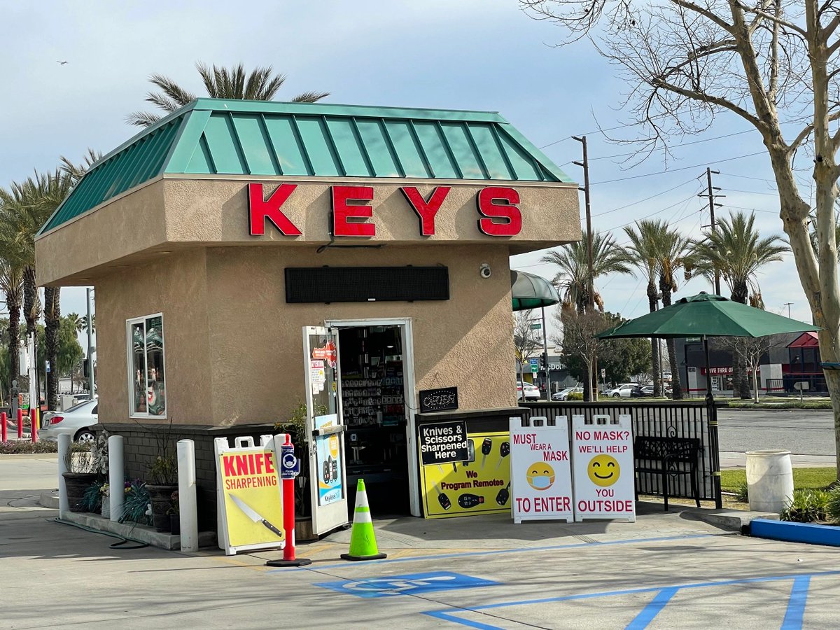 jackskeyservice's tweet photo. Come and visit us to see how we can help you with your locksmith needs. We offer many avenues to service your needs. We can duplicate (cut) and program transponder keys, chip keys, smart keys, fobs, proximity keys, battery changes for your fobs. Hablamos Espanol. https://t.co/BWken8VOUP