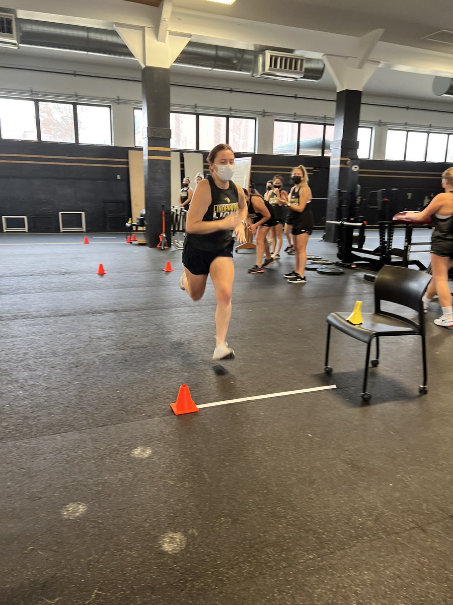 LindenwoodFH's tweet photo. We put in the work today and are getting rewarded with a snow day tomorrow! 💪🏼🏋🏻♀️🏃🏻♀️❄️⛄️
#workhardplay #snowday https://t.co/58LHjnVBzv