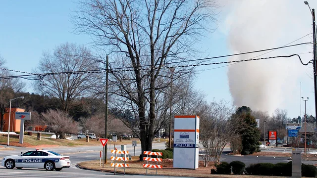 RT @thehill: North Carolina fertilizer plant fire forces thousands to evacuate https://t.co/UAik3yU5rg https://t.co/BcNhrQPgJb