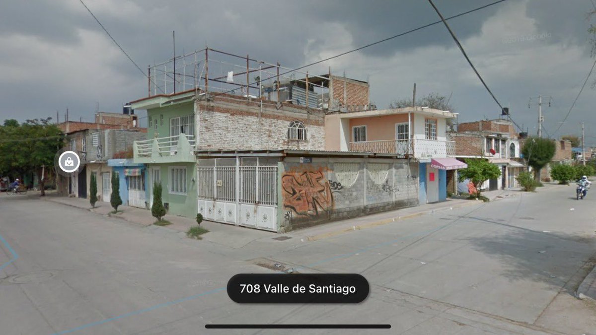 DivanInformati1's tweet photo. Mientras tanto, en calles de la colonia Campestre de Jerez. León, Gto, Google Maps le va a pasar las pruebas a los ajustadores de este siniestro 😅 #GoogleMaps #Cuernavaca #Morelos https://t.co/gcIM0W0kgy