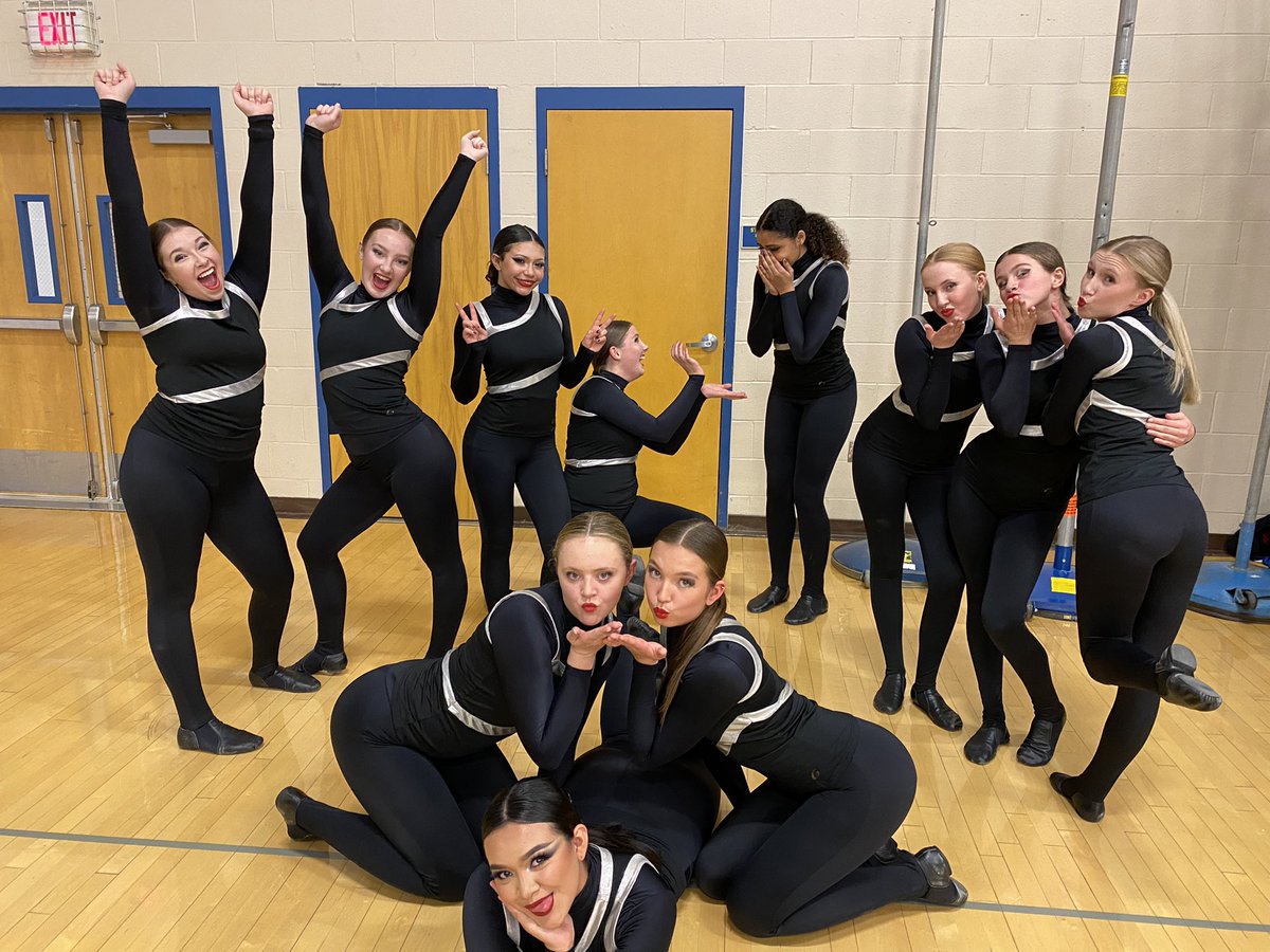 HHS_Danceteam's tweet photo. The Hearse๐ค๐ค๐๐ #WeCanWeWillWeMust #TuesdayGames #BasketballSeason https://t.co/zTn7gotU1l