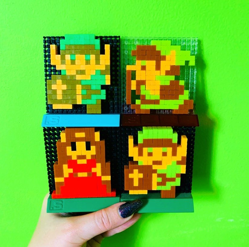 Linksliltri4ce's tweet photo. dot .S figures by TomyTec

These little dot artwork pieces were released around 2005 by #TomyTec and #PumpFactory. Little colored pegs would be placed on a grid board stand to create the designs. 

I already owned the lower two with green bases, but the top two are slightly https://t.co/J0PjHNwqjZ