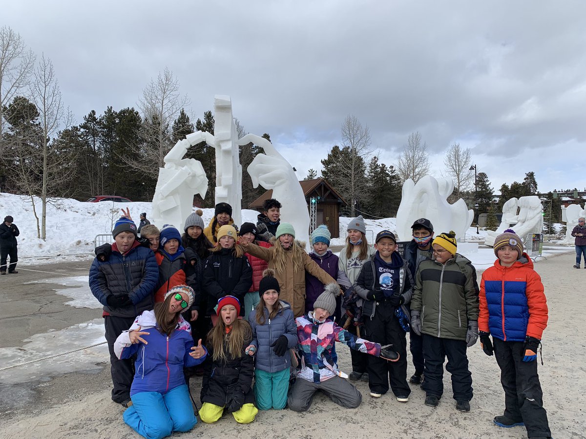 SharonBose5's tweet photo. Funny faces at the classes favorite sculpture today. Students were also able to experience democracy as 18 voices had to choose just one! @CrysLaneMiller @ssdedu #scoveel #brecksnowsculptures https://t.co/rm4ThD4qX0