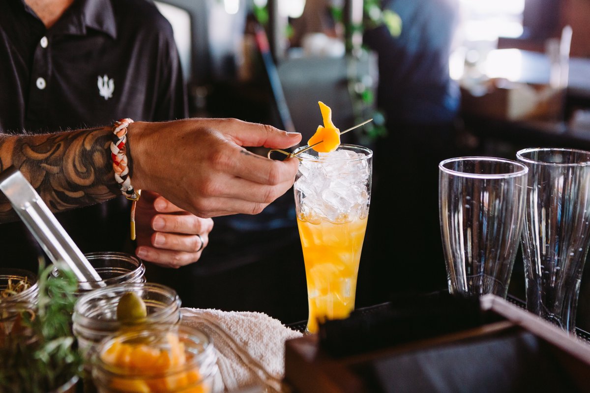 suffolkpunchclt's tweet photo. Wednesday is almost here and that means all our craft cocktails are just $8 😉 🍹 https://t.co/ZeeVRQBmGE