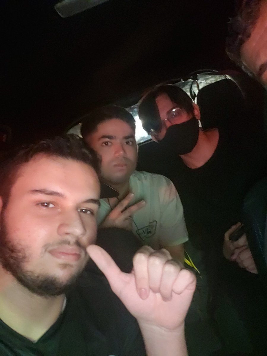 Royales tweet media