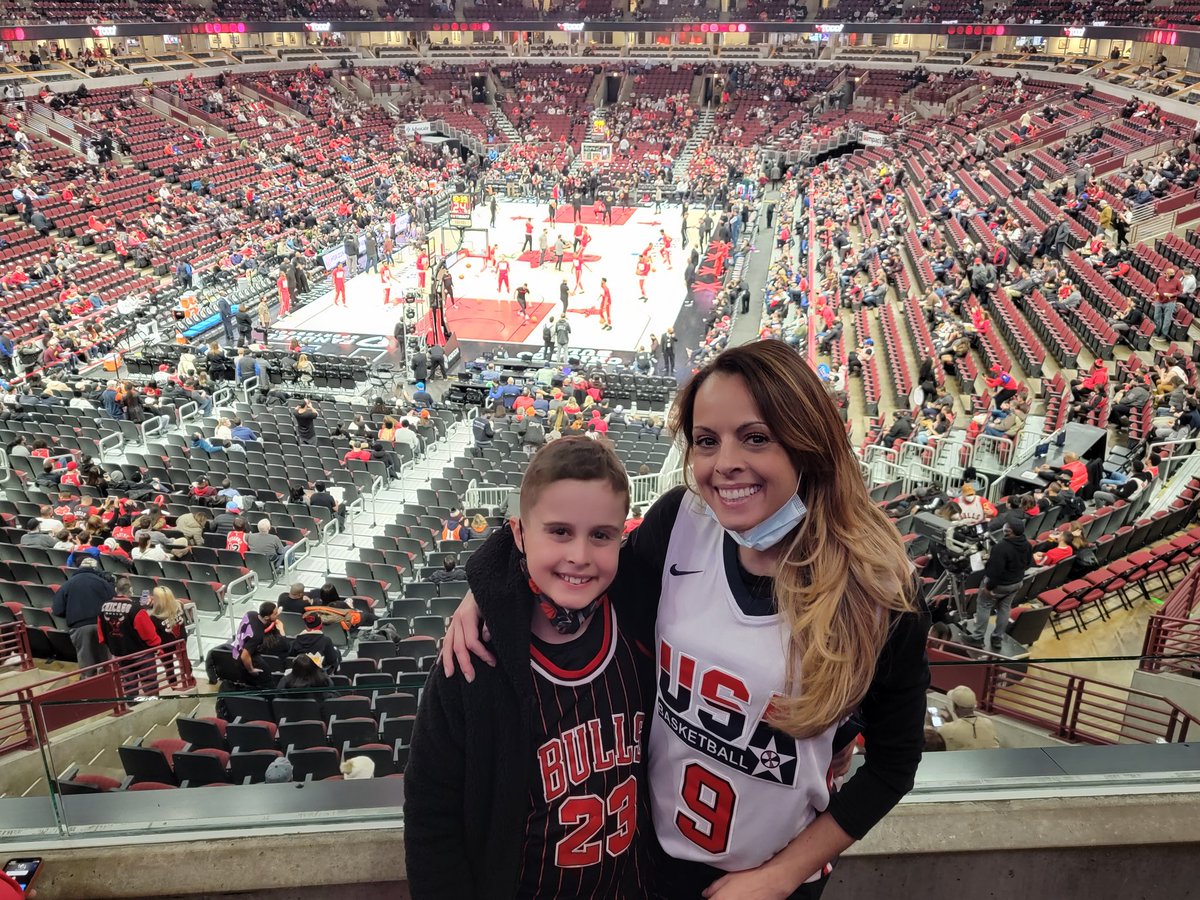 fannyvlahos's tweet photo. @chicagobulls #bullsnation #dreamteam9 #mj https://t.co/sHXy5UMh9H