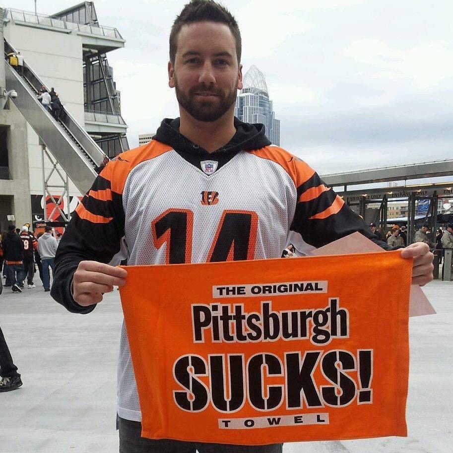 M1ssPoom's tweet photo. My husband and I would literally cry tears of joy to be able to go see the Bengals win the Super Bowl in person!!!! WHO DEY!! He’s been a die hard fan for over 20 years!!! ❤️❤️❤️ #whodey #bengals #prettyplease !!!!! https://t.co/YJbKOCEW2n