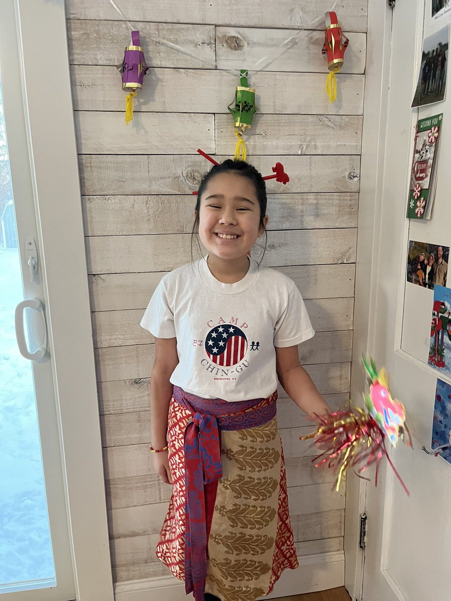 “Mom, tomorrow I’m going full Asian for lunar New Year!”  My daughter’s AMAZING teacher dressed up with her, asked her all about her Japanese and Korean culture, and read her beloved BiBimBop book to the class.❤️🐅<a href="/LeRoyWSS/">Wolcott St. School</a> #VeryAsian @LindaSuePark <a href="/MichelleLiTV/">Michelle Li</a>