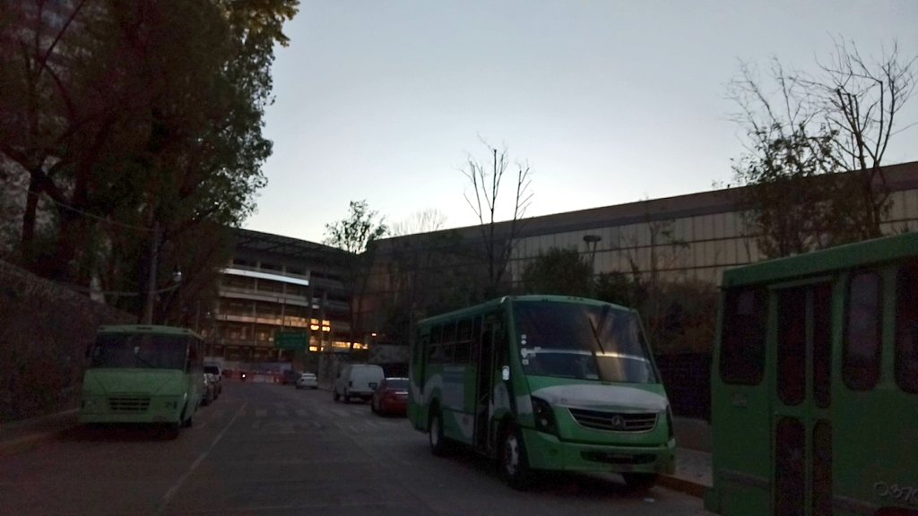 PueblodeXoco's tweet photo. Estos son los peseros en los que llegaron los golpeadores que contrató Mítikah para reventar la manifestación de hoy. Ccp @SEDEMA_CDMX @GobCDMX @Claudiashein https://t.co/uqU6iQjoBl