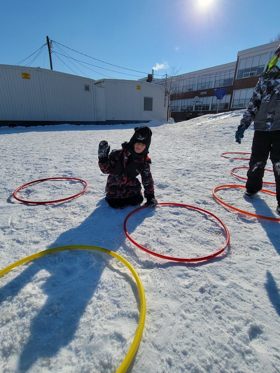 stannestars's tweet photo. When sun, snow and students collide... great things happen! #outdoorphysed https://t.co/UZ72m8Sswe