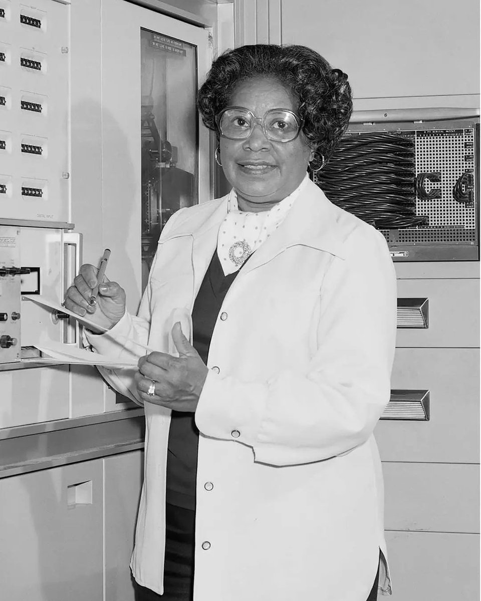 CMFDL's tweet image. Mary Jackson, NASA's first black female engineer. 

“I plan on being an engineer at NASA, but I can’t do that without taking them classes at that all-white high school, and I can’t change the color of my skin.  So I have no choice, but to be the first.” -Mary Jackson