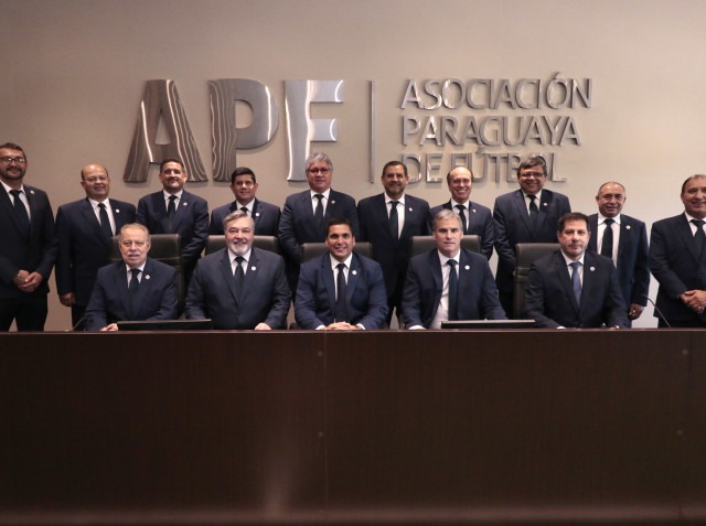 penalosde's tweet photo. La @Albirroja no estará en el Mundial Qatar 2022, pero ellos y otros más si.. Son una vergüenza @APFOficial.. https://t.co/ORU6pCaDhS