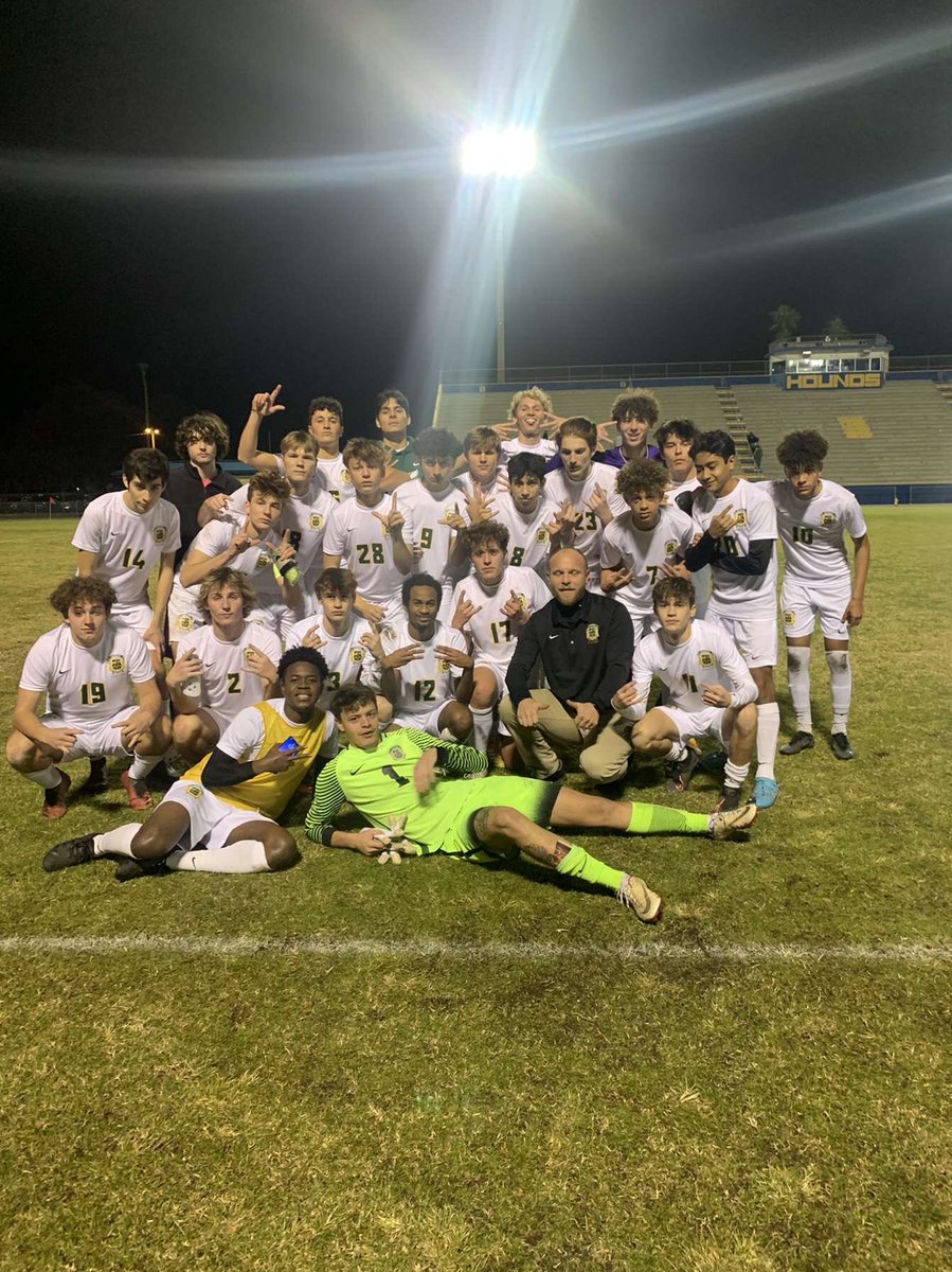 HAWKS WIN! Incredible TEAM VICTORY! After going down an unlucky early goal, we found our rhythm and the back of the net! Incredible DEFENSIVE performance by everyone 🔒 🔒 

On to our 9th straight DISTRICT FINAL! 

@DC__Sports <a href="/osvarsity/">Sentinel Varsity</a> <a href="/LMHSVarsityClub/">Lake Minneola Varsity Club</a> 

💛💚🙌 #FINISH