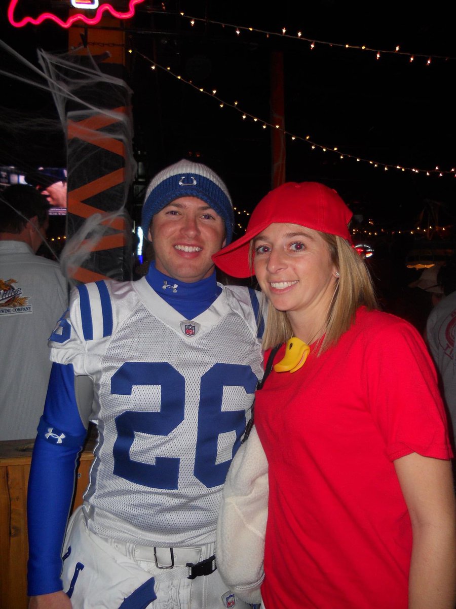 Endured 15 years as a <a href="/Bengals/">Cincinnati Bengals</a> fan in #indy, bleed orange at @colts tailgates, went to player Halloween parties, dated colts fans and drown in far too many shots at the Colts Grill and <a href="/aleemporium1/">ale emporium</a>! We have our Peyton now in #joeburrow 

Best #WhoDey chant in Indy right here!
