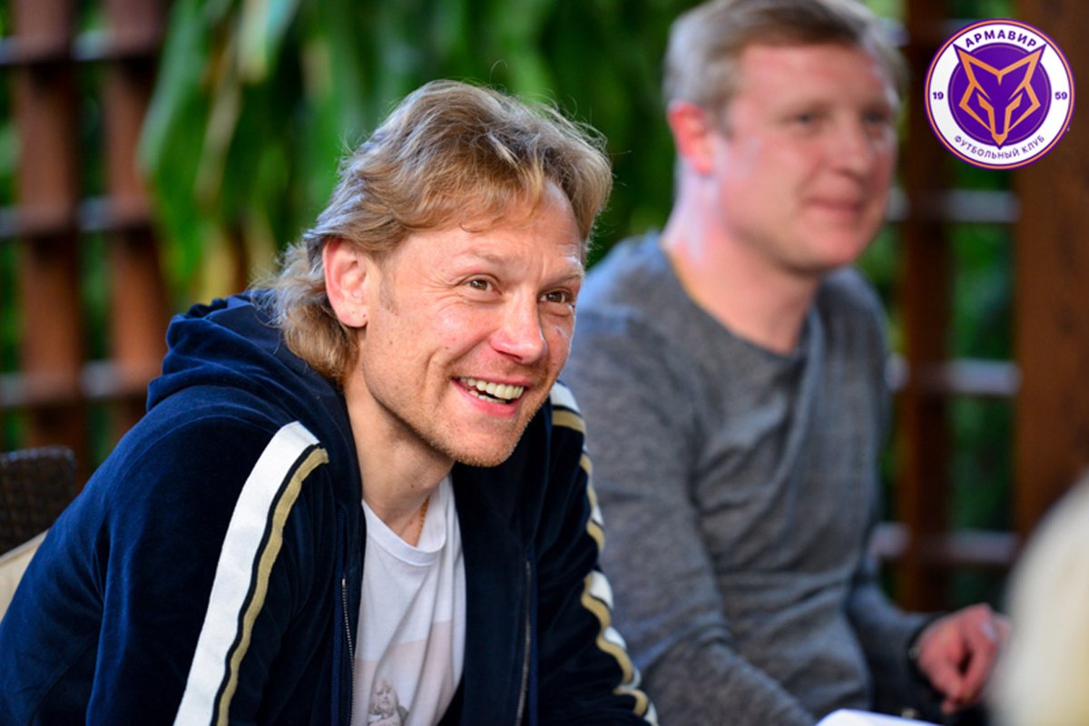 С ДНЕМ РОЖДЕНИЯ, ВАЛЕРИЙ ГЕОРГИЕВИЧ!

Коллектив футбольного клуба «Армавир» от всей души поздравляет Валерия Георгиевича с Днем рождения.
Желаем здоровья, любви, успехов и ярких побед вместе со сборной нашей страны <a href="/TeamRussia/">Сборная России</a> 

fcarmavir.ru/news/s-dnem-ro…