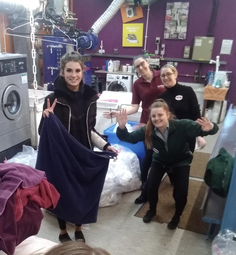 Mojo_Training21's tweet photo. Great to see the new sign going up at our Tunbridge Wells branch and to see smiling faces of the colleagues in the branch/hub 😁 @MOJODryCleaners @Mojoarea67 @TimpsonNews https://t.co/QUUttJUN1e