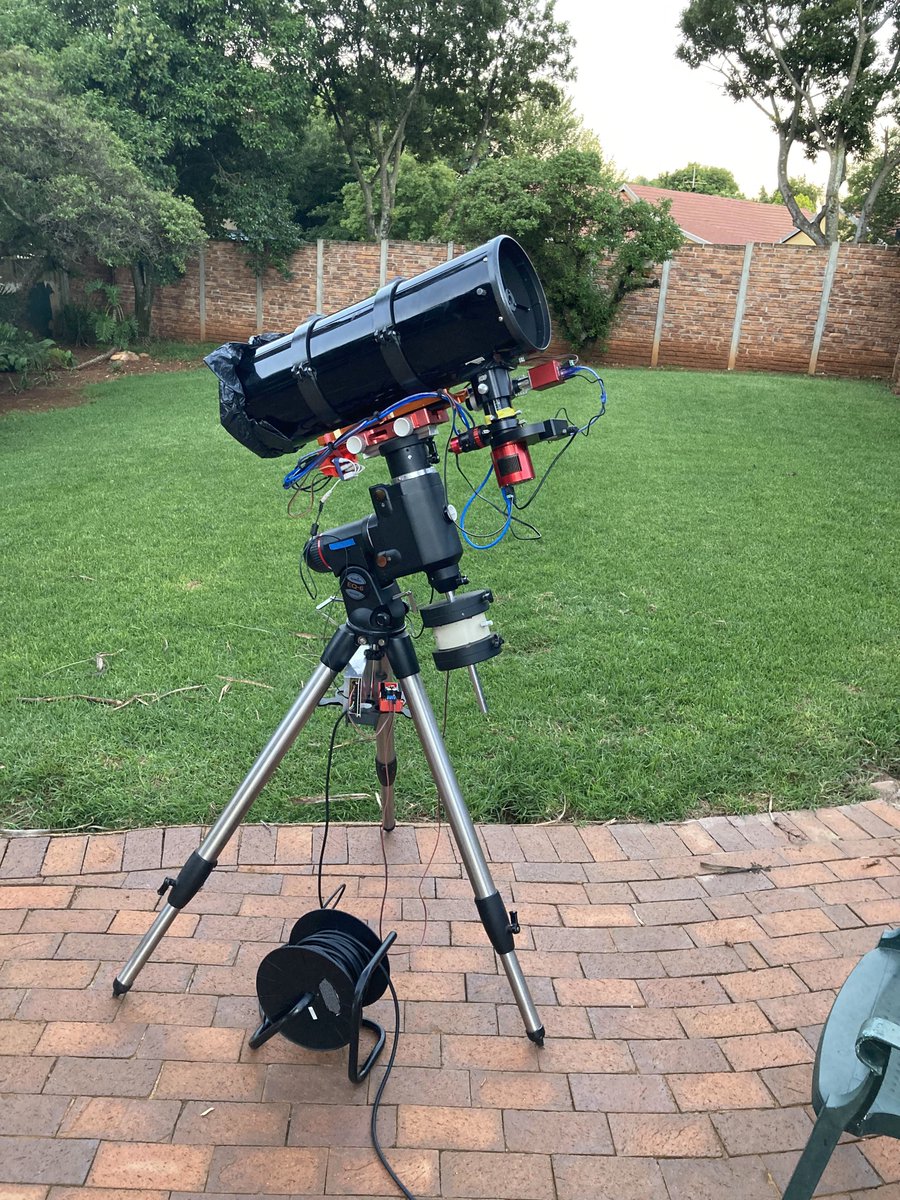AstroMethias's tweet photo. Time to collect some more light for more #NFT #NFTs #nftcollectors #nftart #NFTartists #NFTcollection #NFTLAUNCH #nftcollector #NFTartwork #NFTCommmunity #NFTartist https://t.co/5wjaEsjjb1