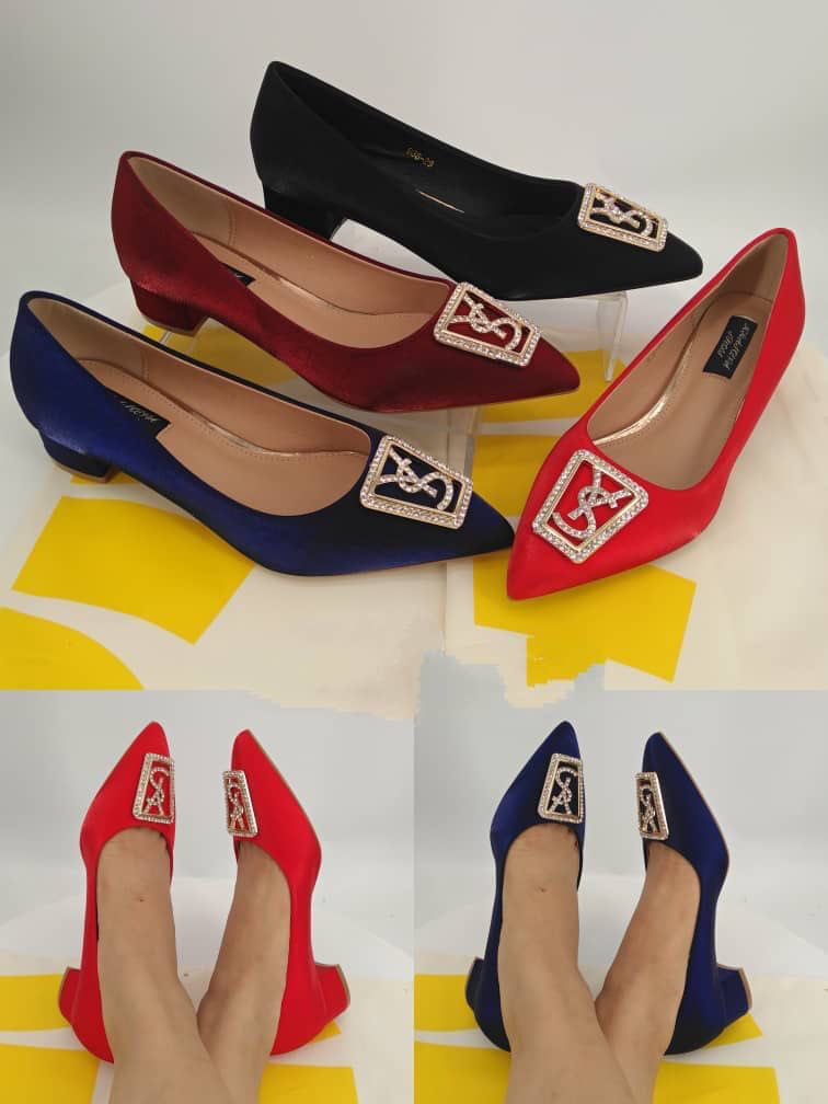 dnikkiescloset's tweet photo. Beautiful morning Lovers, pick a favourite?😍🥰🥰
.
Swipe for beauty 🥰👉
Size 37-43
#9500 only 
.
https://t.co/yepWoWBbRL
https://t.co/iSNtKV24UE https://t.co/qkykYZjTJf