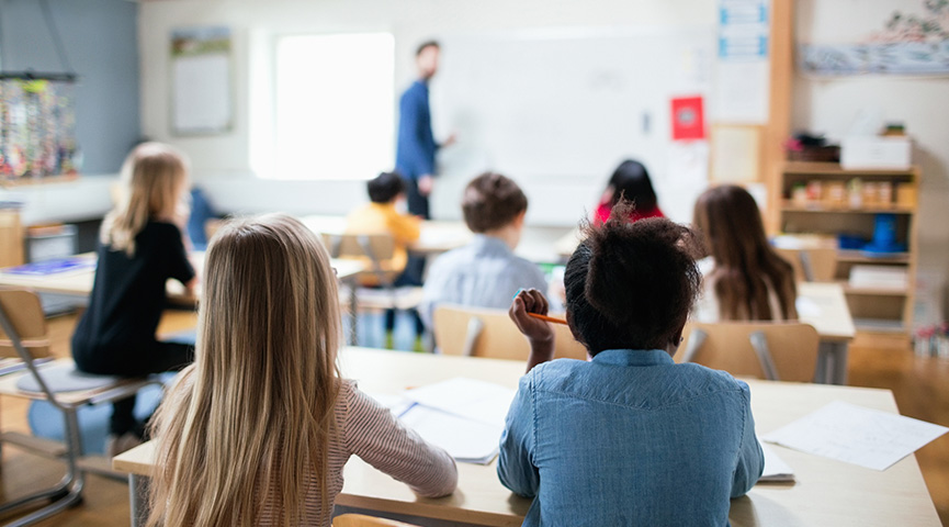 Många friskolor brister i sitt urval och mottagande av elever trots att skollagen säger att skolan ska vara öppen för alla. Skolorna informerar inte alltid om alla urvalsgrunder de använder sig av. Det visar Skolinspektionens senaste granskning. #utbpol 
bit.ly/3GlnE23