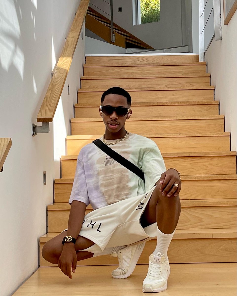 lasizwe's tweet image. 