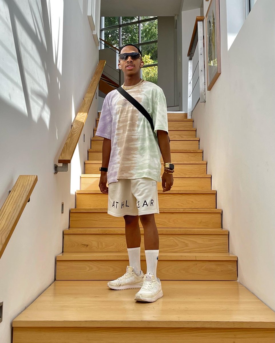 lasizwe's tweet image. 