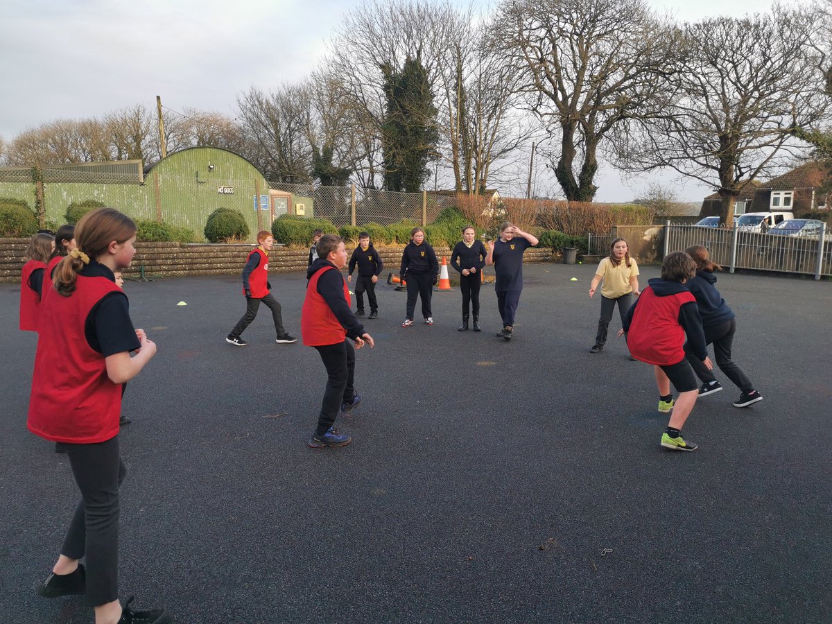 N_setaro's tweet photo. Great afternoon yesterday at Laugharne primary school! Any kids who are intrested in playing their under 9s are looking for players! Training on a Thursday night! Get in touch if intrested! 🏉🏉
@laug_school @LaugharneRFC
#keepthe9sgoing #kidsenjoyingskills #meetingnewfriends https://t.co/th9pX4S81o