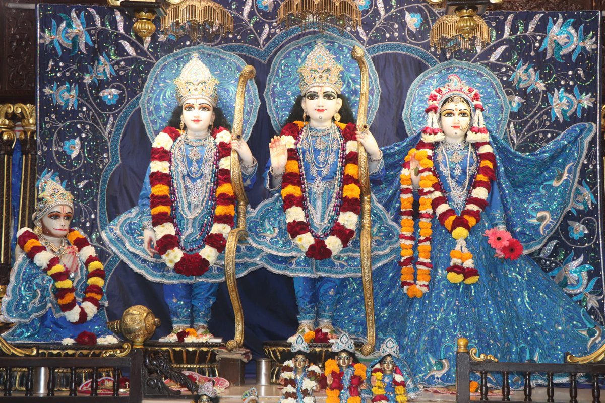 ISKCONahmd's tweet photo. ISKCON Ahmedabad Darshan 
02 Feb  2022
#Dailydarshan #RadhaGovindDev #ISKCONAhmedabad https://t.co/mFz5Lw7j4C