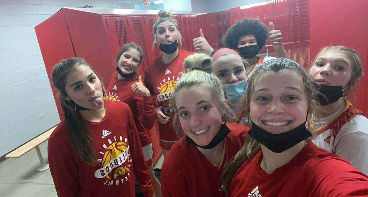 pironfirstdance's tweet photo. DUB AGAINST WHEATON SOUTH !! If Torres’ math is correct we won by 40 👀👀 Persevered in a game where it was us vs the refs, good job ladies!! https://t.co/KnFa1posN7
