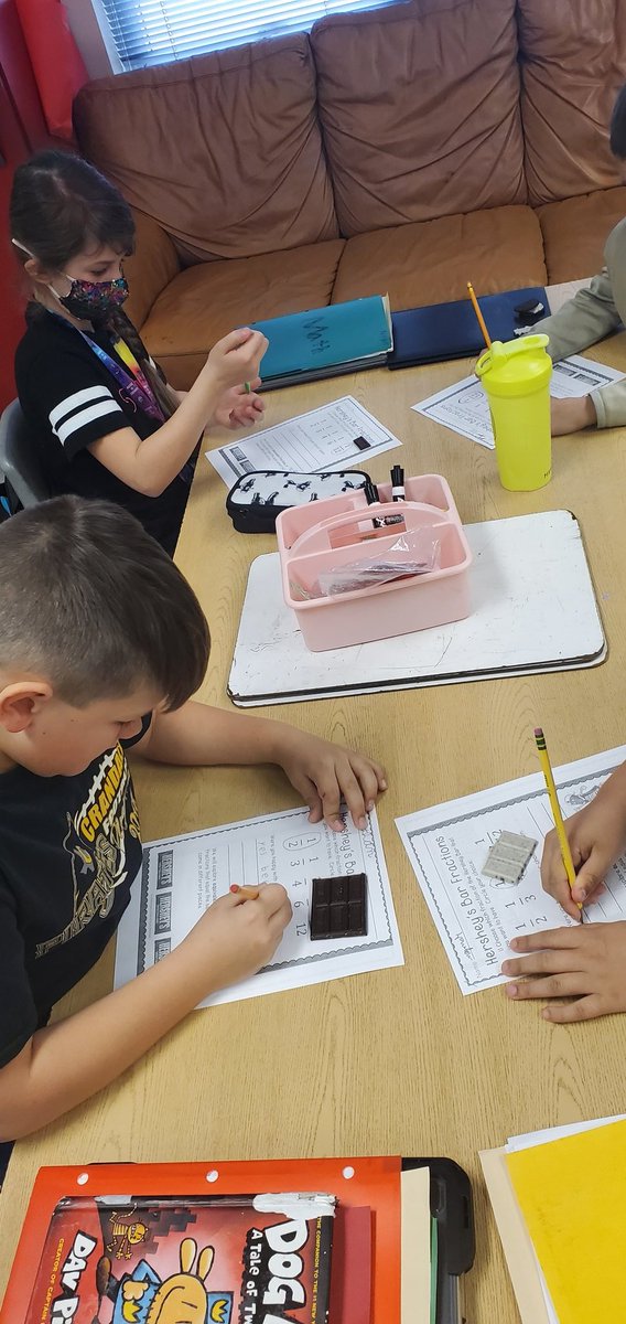 MrsWoolverton's tweet photo. We had SO much fun today introducing comparing fractions with Hershey Bars. The kids learned the hard way that the bigger the denomerator doesn't mean the bigger the piece 🤣 #learningwithcandy #HersheyFractions #growingupin3rdgrade @CISDMartin https://t.co/mQD2xJKYyE