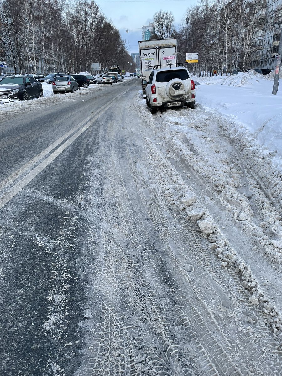 ул.Бубнова за всю зиму ни разу не чищена от снега! Просьба <a href="/DepGorHozSamara/">Департамент ГХиЭ</a> организовать уборку от снега. Местами невозможно разъехаться, хотя 2 полосы в одну и другую стороны! По одной стороне едешь по двойной сплошной! <a href="/SamMobilePriem/">Мобильная приемная Губернатора Самарской области</a>