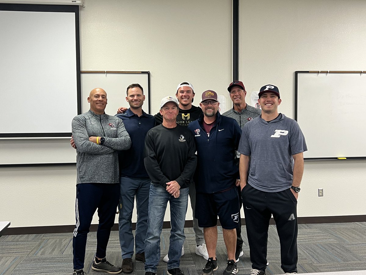 PerryBaseball07's tweet photo. A HUGE thank you to @AustinByler14 from @MajorUniversity for spending some time with our players tonight!!!!
#WT15 #DesignNotDefault #0Period #PumaBall https://t.co/pP6FDF3HCm