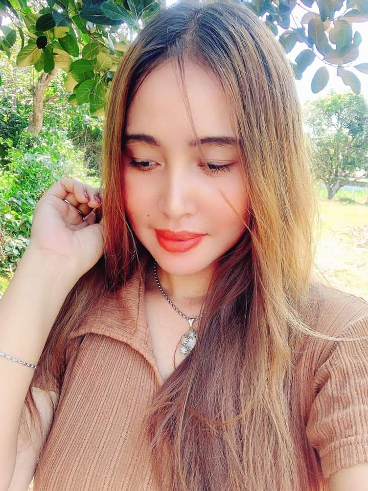 ဖြူကိုရော်ချစ်ကြသေးလား