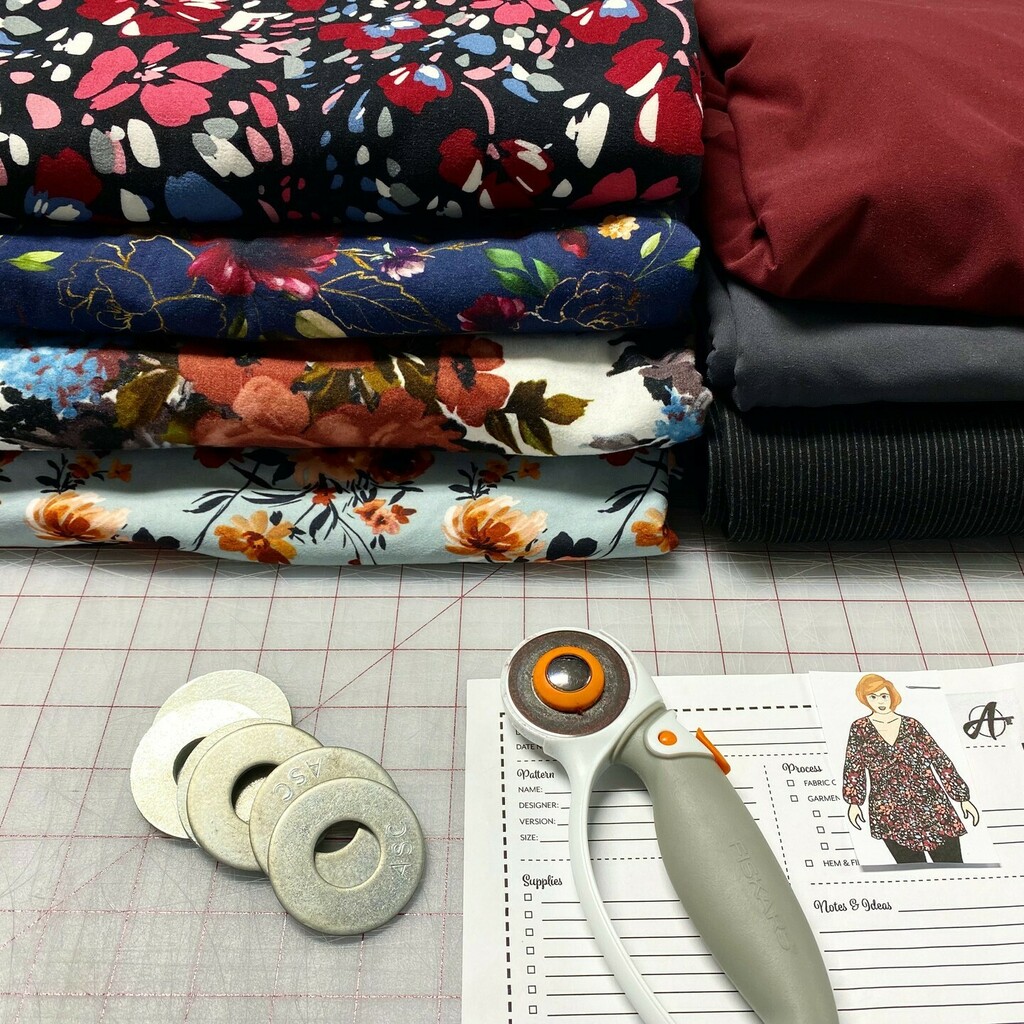 angiekey's tweet photo. Anybody else having trouble finding their sewing mojo? Mine seemed to take a vacation just before Christmas and it never came back ... but my wardrobe desperately needs a bit of a refresh, so it's time for me to push through and that's what I'm gonna do.… https://t.co/SIqogbGzHR https://t.co/dsNIOTu8dV