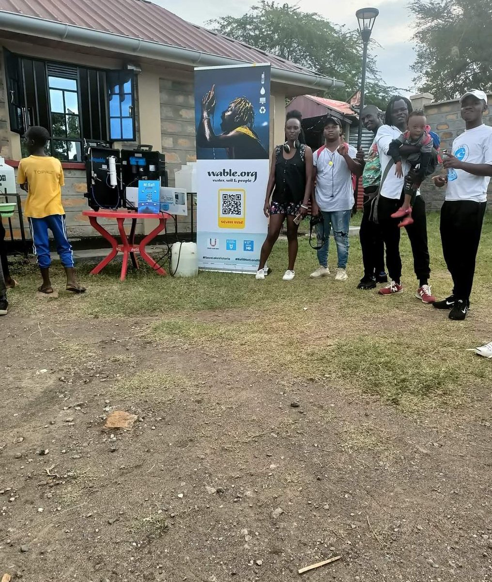 Wable clean water outreach programme in the Rusinga festival ,mbita. We provide knowledge on the importance of drinking clean water and bring the purification to them🤗. #cleandrinkingwater
#wablemajisafi
#mbita