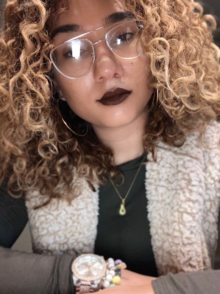 lacaramelqueen's tweet photo. dark lipstick for the soul https://t.co/s1KTnHQbrf