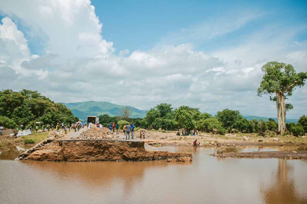 UNICEFMalawi's tweet photo. The impacts of #TropicalStormAna have cut off roads, making movement challenging for people. https://t.co/rHCmmpI2S1