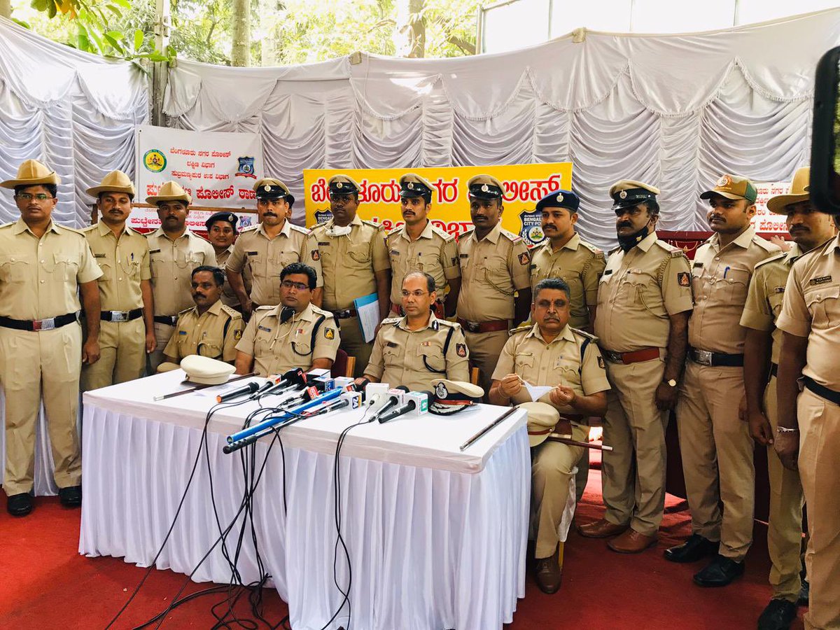 Sandeep Patil IPS (@ips_patil) on Twitter photo Excellent detections by <a href="/DCPSouthBCP/">DCP SOUTH</a>, PI Girinagar, PI Puttenhalli & staff..arrested 3 burglary offenders.. previously involved in 34 cases, absconding since 2 yrs.. seized Rs 1 cr worth of 1.9 Kg stolen Gold ornaments, 1 Kg silver articles, 3 Cars.. <a href="/CPBlr/">CP Bengaluru ಪೊಲೀಸ್ ಆಯುಕ್ತ ಬೆಂಗಳೂರು</a> <a href="/BlrCityPolice/">ಬೆಂಗಳೂರು ನಗರ ಪೊಲೀಸ್ BengaluruCityPolice</a> Excellent detections by <a href="/DCPSouthBCP/">DCP SOUTH</a>, PI Girinagar, PI Puttenhalli & staff..arrested 3 burglary offenders.. previously involved in 34 cases, absconding since 2 yrs.. seized Rs 1 cr worth of 1.9 Kg stolen Gold ornaments, 1 Kg silver articles, 3 Cars.. <a href="/CPBlr/">CP Bengaluru ಪೊಲೀಸ್ ಆಯುಕ್ತ ಬೆಂಗಳೂರು</a> <a href="/BlrCityPolice/">ಬೆಂಗಳೂರು ನಗರ ಪೊಲೀಸ್ BengaluruCityPolice</a>