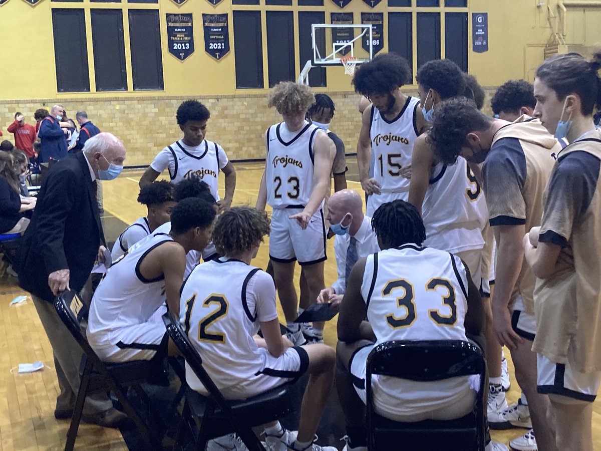 TopsportsN's tweet photo. . @BrysonThrasher's 23-point game powers @T_HighHoops past @IndiansMBB, 69-56. From @TopsportsN contributor @isaackdeer ...
https://t.co/jHGycJ6zlZ… https://t.co/sEYb8WX6pZ