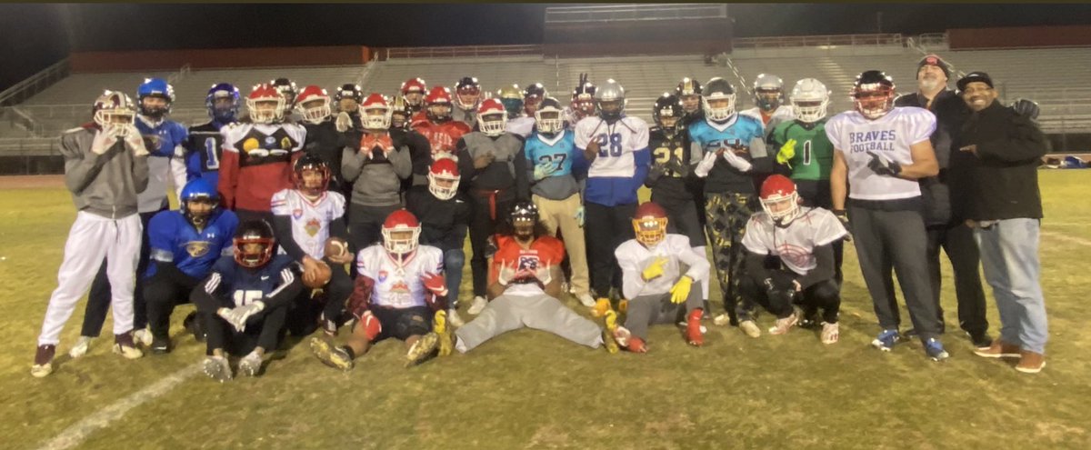 Day 2 in the books! 

The amount of talent in this photo is insane! Getting better each day! 
💯🔥🏈🤙🏽 #AllStars #FAMily 
<a href="/HighDesertPreps/">High Desert Preps</a> <a href="/coachmetty/">Coach Metzger</a> <a href="/NickMonica63/">Coach Nick Monica 63</a> <a href="/CoachTCClevela1/">Coach TC Cleveland</a> @DP_JoseQ 

PC: <a href="/IESportsNet/">IE Sports Net on FOX Sports Radio🎙</a>