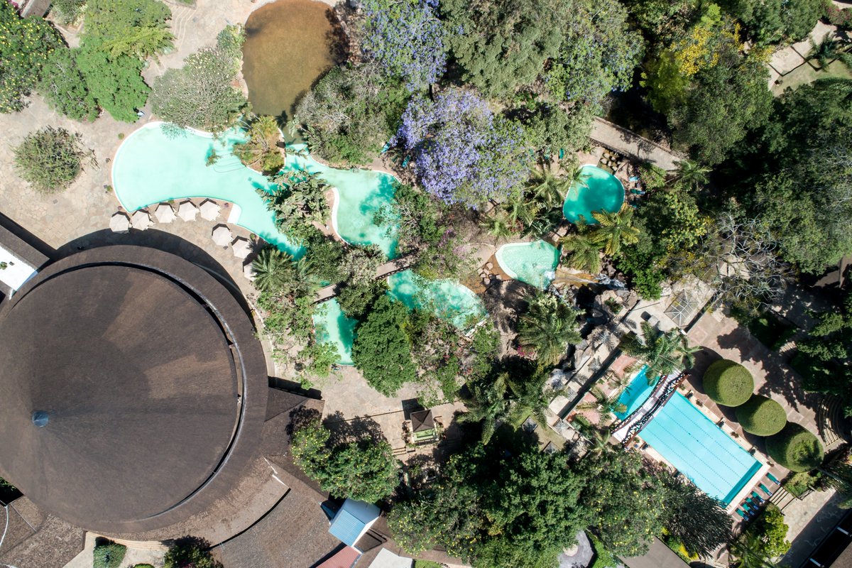 SafariPark_H's tweet photo. Enjoy free swimming at any of our pools
when you stay with us.
#LagoonPool #swimmingpool #valentineday https://t.co/7wZlqj5GA1