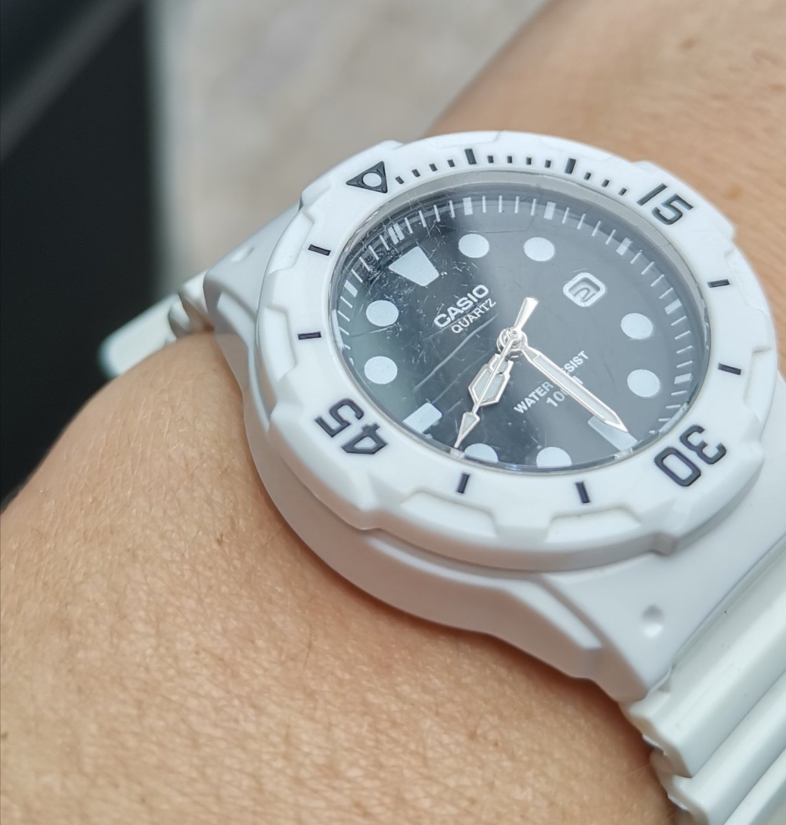 RobinsonYolandi's tweet photo. "So what do you do on the daily?“

Me: Oh, you know... The usual. Scratch my watch and break a nail while patching 🤷🏻‍♀️

#PatchingStruggles #IXPcommunity #Patching https://t.co/RVV8xclm2Q