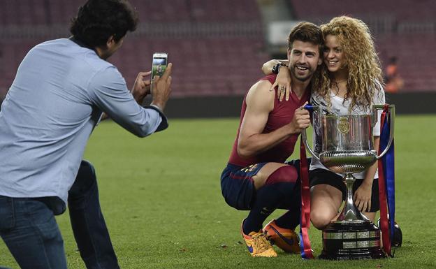 Happy birthday to Gerrard Pique and his wife Shakira, I wish you long life and more clean sheets  