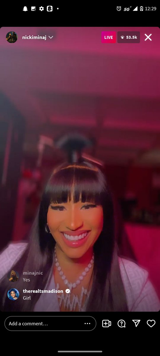 Chapter272's tweet image. @NICKIMINAJ  ❤️ more on upload #thisReallyMySista