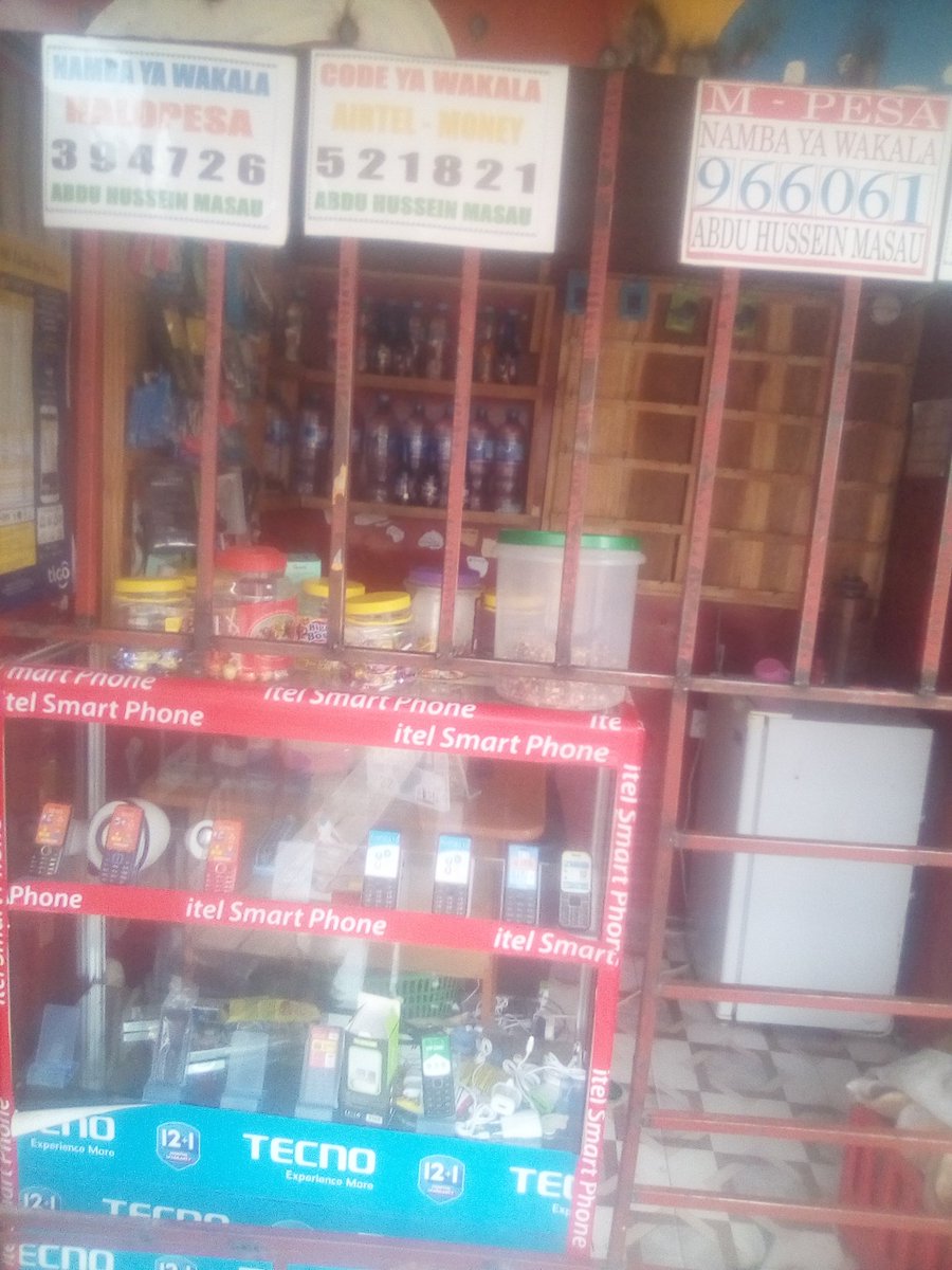HWawili's tweet photo. Nami ni wakala wa huduma za kifedha , baada ya kukosa ajira rasmi nimeamua kupambana kutafuta mtaji mpka nikafungua ofisi yangu lakini bado nachechemea ntashukuru ukinipatia hiyo fursa #MoGifts2022 https://t.co/JIIoM7ZmgN