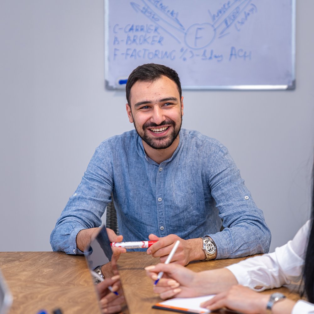 DispatchExperts's tweet image. 👨‍💼The surest road to success is hard work and dedication. Our head of dispatching, who through his unwavering commitment rose up the ranks from dispatcher to his current role in a span of 5 years, stands as testament to this ideal.
#DispatchExperts #DispatchUSA