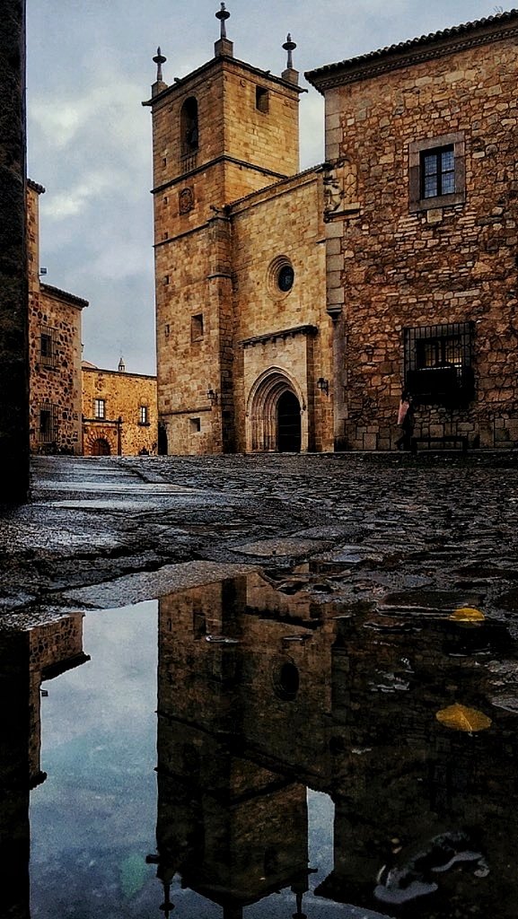 Silvia_6's tweet photo. Y quizás, hayas andado el camino ya, cuando mires atrás.

Cáceres ✨ https://t.co/Z2cbC0w6nX