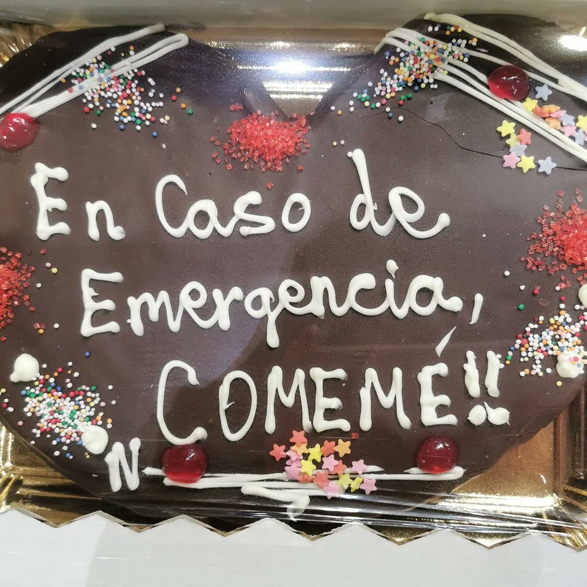 ¿No sabes qué regalar para San Valentín?  Regálale una palmera para dos con la dedicatoria que tu quieras... Acertarás seguro, porque la vida está para endulzarla. 😋😍❤️
Visita nuestra tienda on line 👉 dulcestipicosgranada.es
#sanvalentin2022 #panaderiagranada #palmerasgigantes