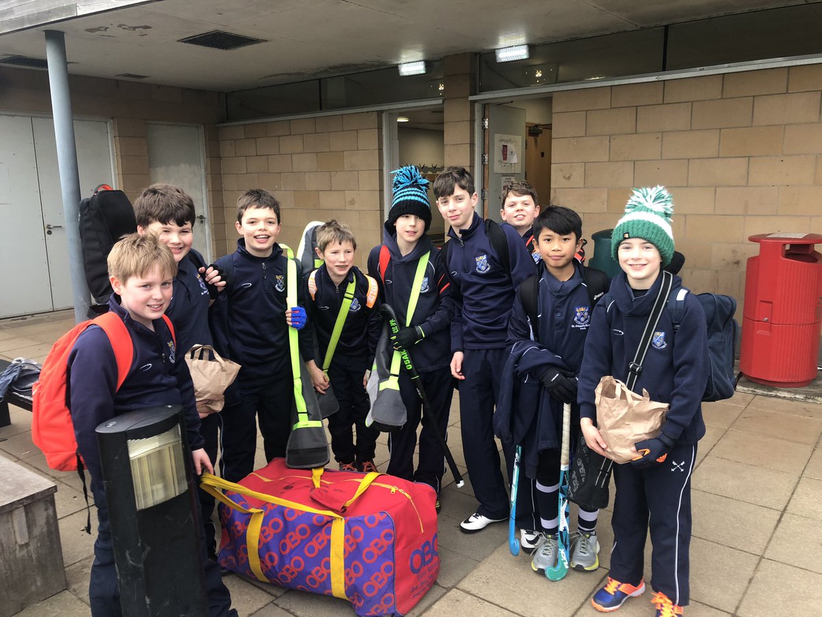 All ready to go at the IAPS regional hockey qualifiers at Fettes College. Thank you for welcoming us 🏴󠁧󠁢󠁳󠁣󠁴󠁿 
Good luck to our U13 and U11 boys.