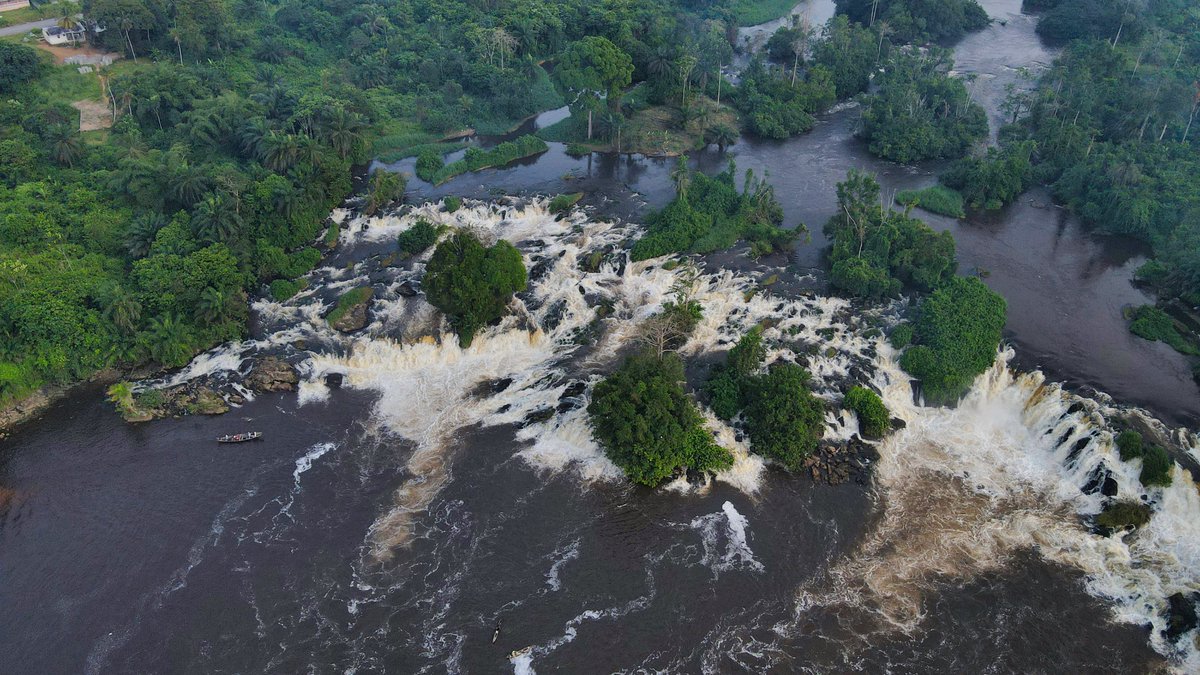 TourCmrApp's tweet photo. Spend some time at Lobe Falls located in the southern part of Cameroon.
Download #TourCMR App and let's guide you through exploring this beautiful site.
iOS
https://t.co/9UYog5kkBS
Android
https://t.co/x2v7x70tvu
#TourCameroonApp #TourCMR #MINTOUL #AFCON2021 https://t.co/g3h9xWHm9t
