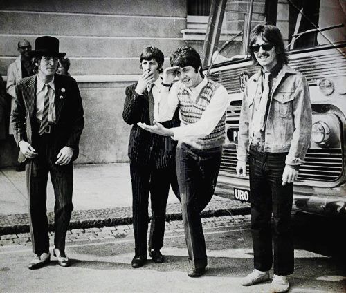 comfort for beatles stans (@comfort4beatles) on Twitter photo 